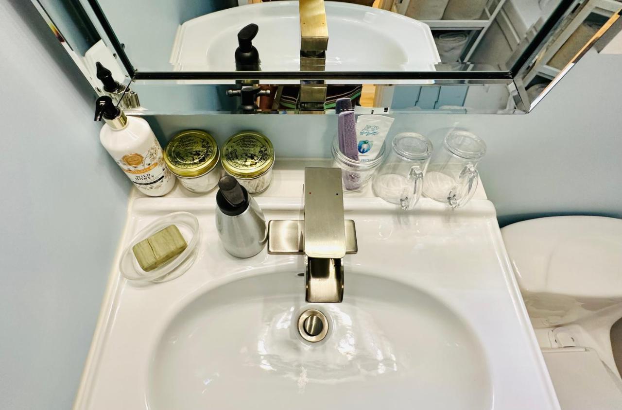 Private Guest Suite 10Mins To Downtown - King Bed - Bathtub - Free Parking Vancouver Exterior foto